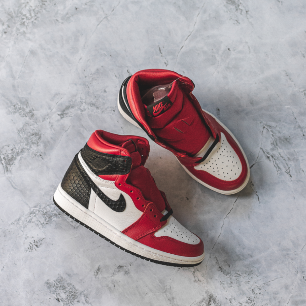 Jordan 1 Retro High Satin Snake Chicago W Swest Kicks