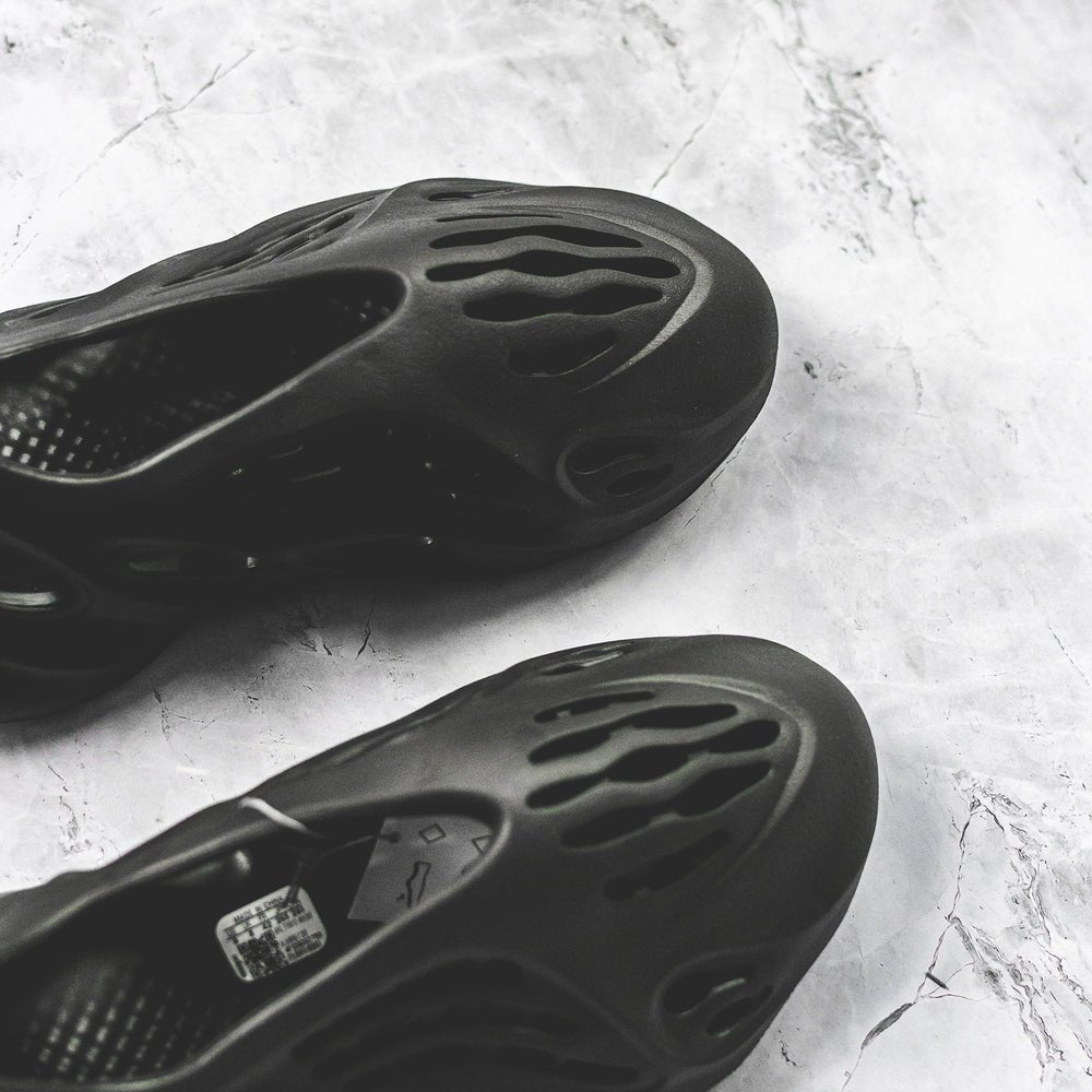 adidas Yeezy Foam RNNR Onyx - Swest Kicks