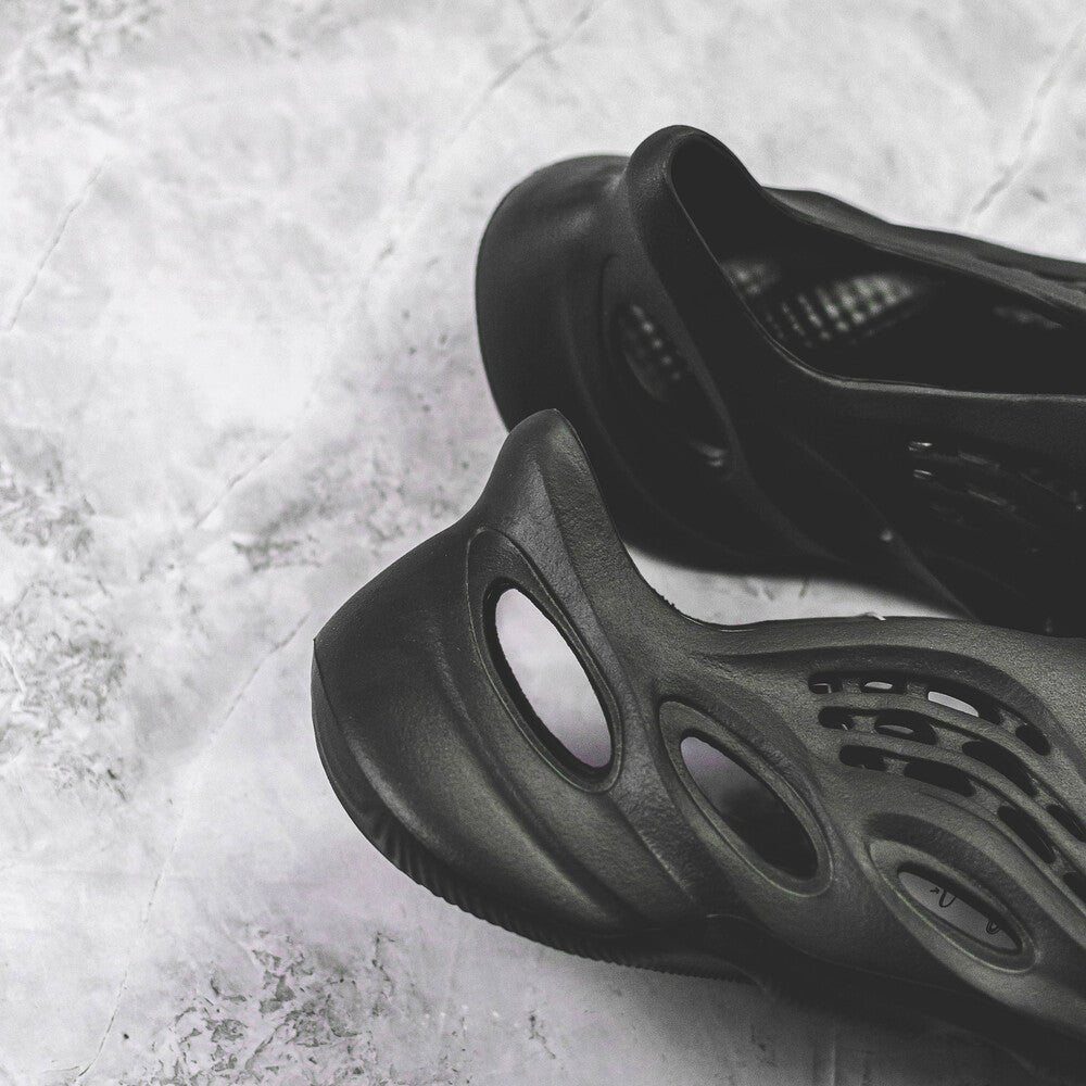 adidas Yeezy Foam RNNR Onyx - Swest Kicks