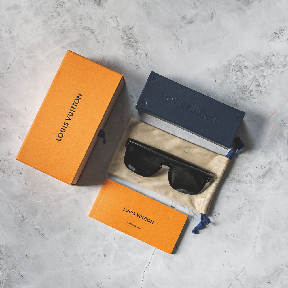 Louis Vuitton LV Waimea L Sunglasses Black Metal. Size W