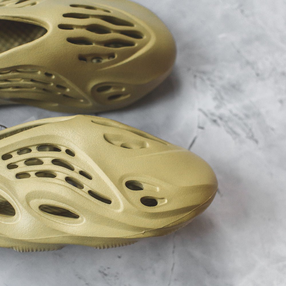 Yeezy Foam RNNR Sulfur - Swest Kicks
