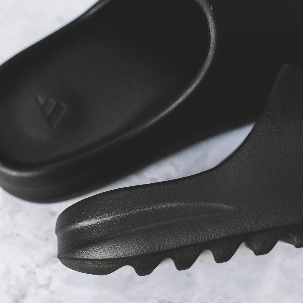 Yeezy Slide Onyx - Swest Kicks