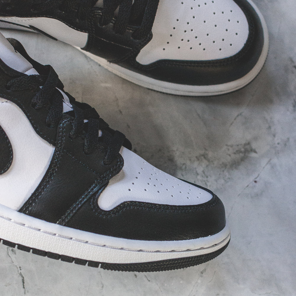 Air jordan one panda online