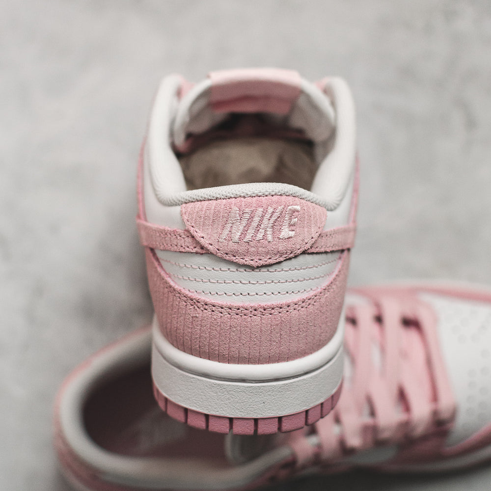 nike sb pink white