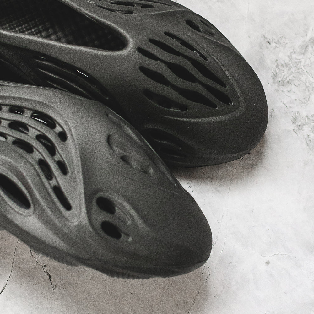 adidas Yeezy Foam Runner Carbon