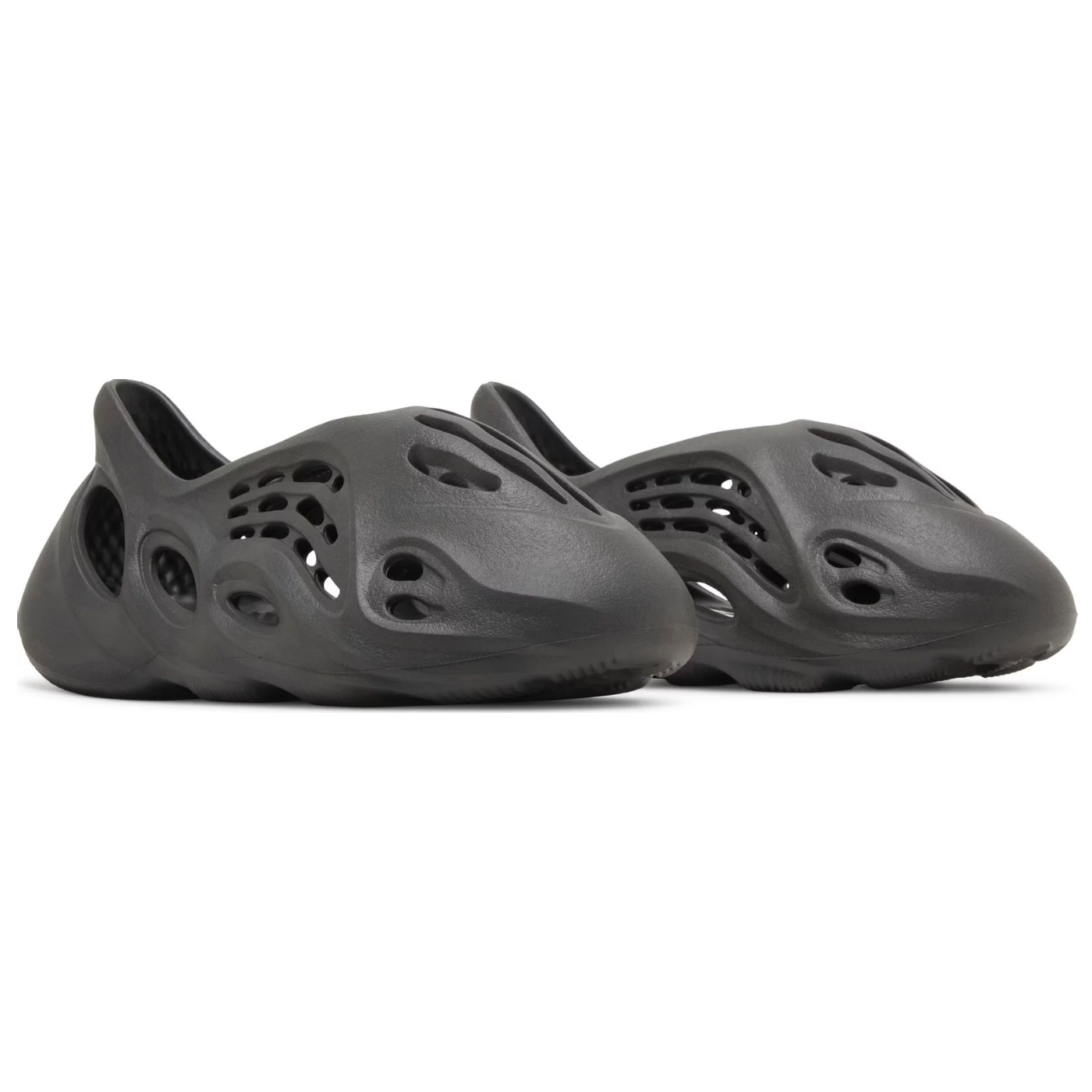 black yeezy foam runners