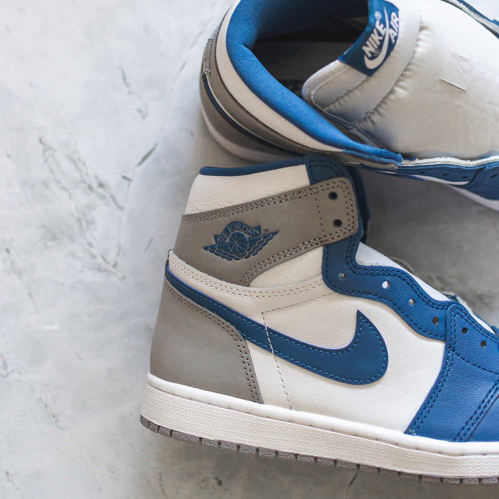 Jordan 1 Retro High OG True Blue Swest Kicks