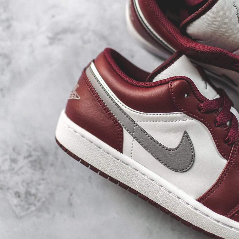 Jordan 1 Low Bordeaux - Swest Kicks