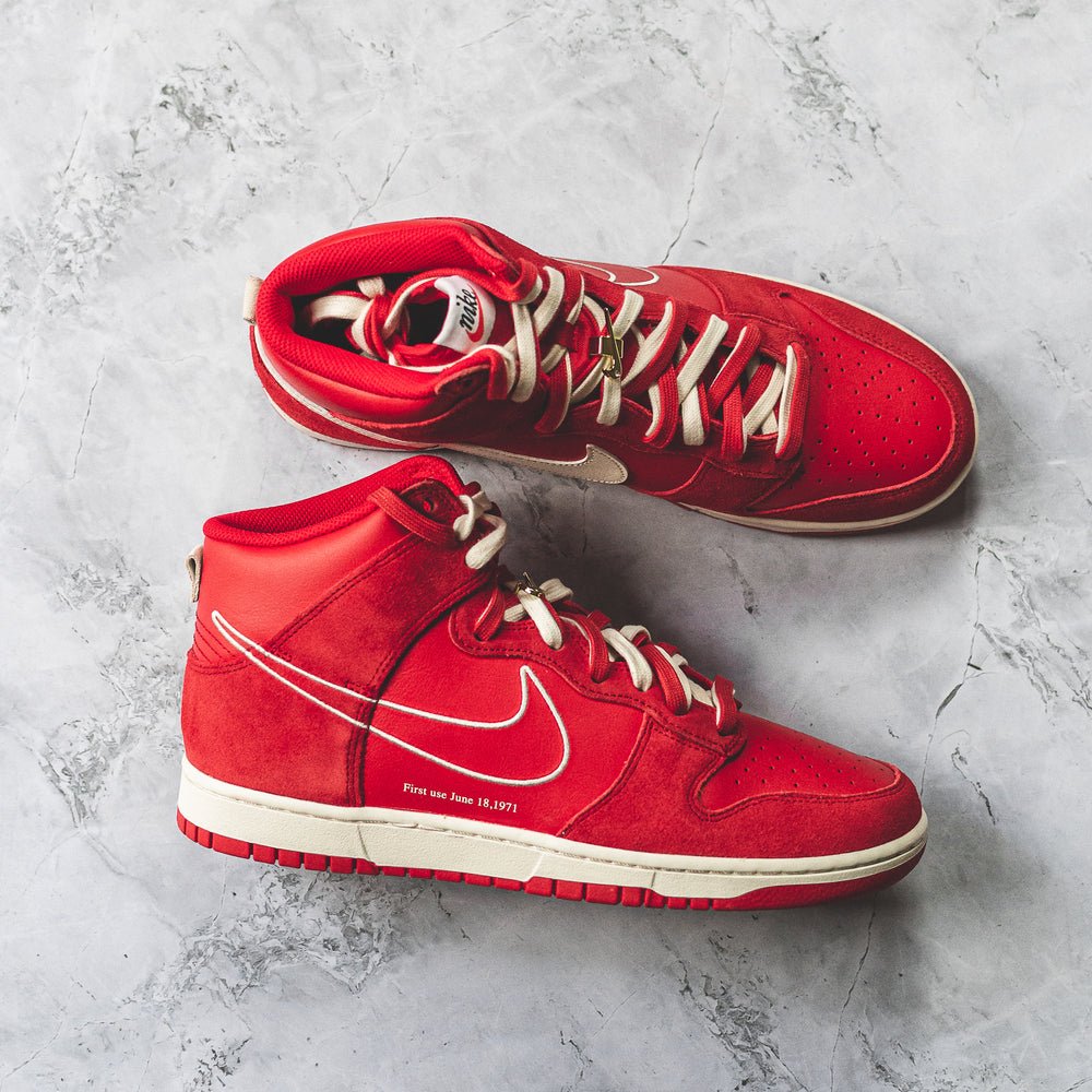 nike dunk first use red