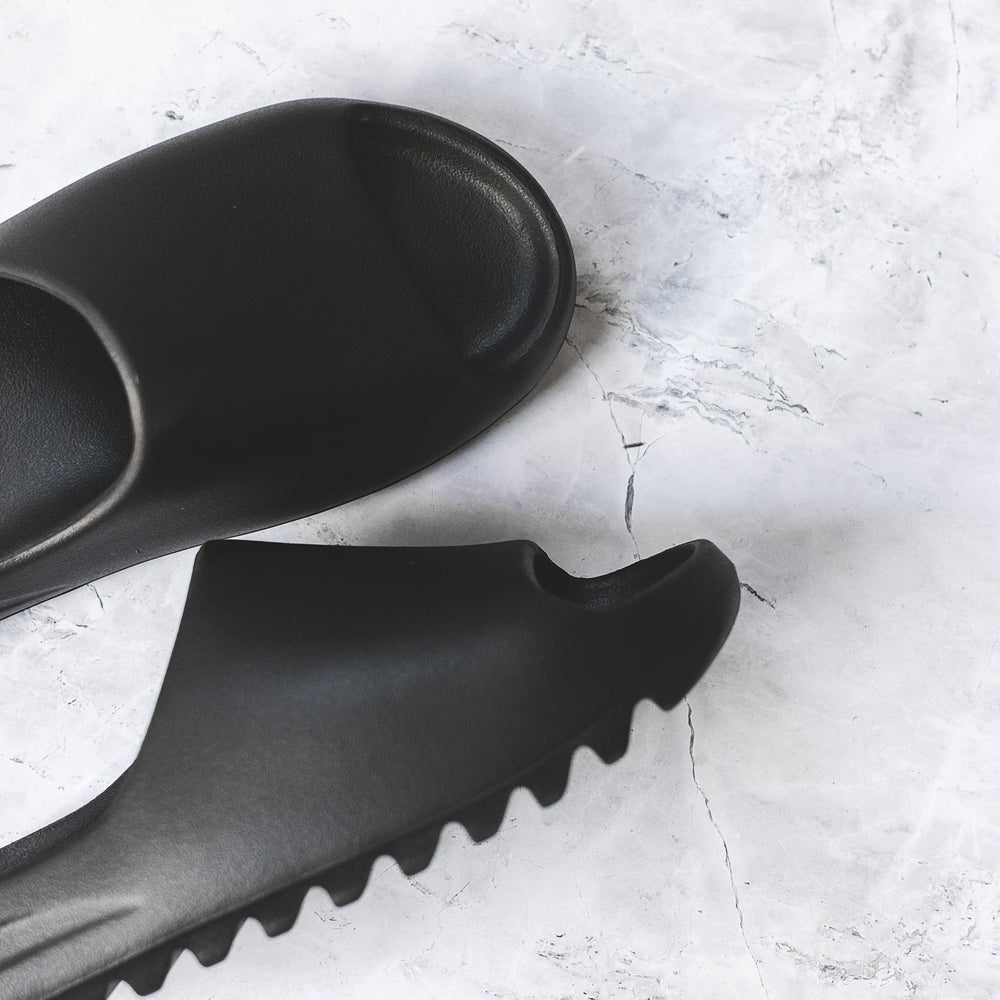 Yeezy Slide Onyx - Swest Kicks